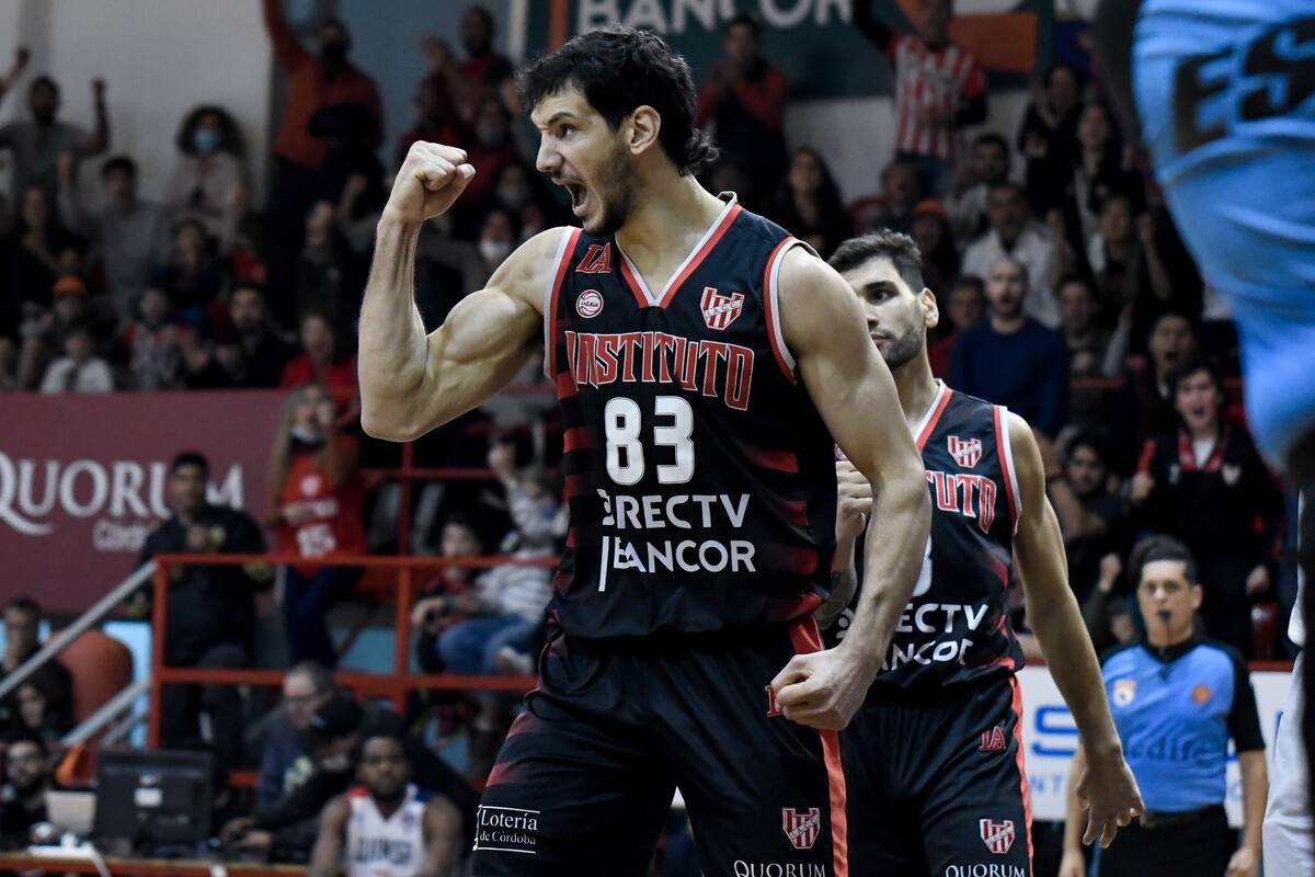 Tayavek Gallizi fue clave en el triunfo de Instituto que llevó la final al quinto partido