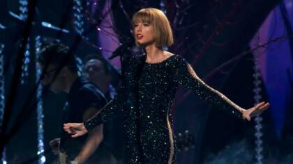 Taylor Swift abrió la ceremonia de los Grammy
