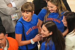 Taylor Swift asiste al cuarto juego de las finales de la NBA en el Madison Square Garden