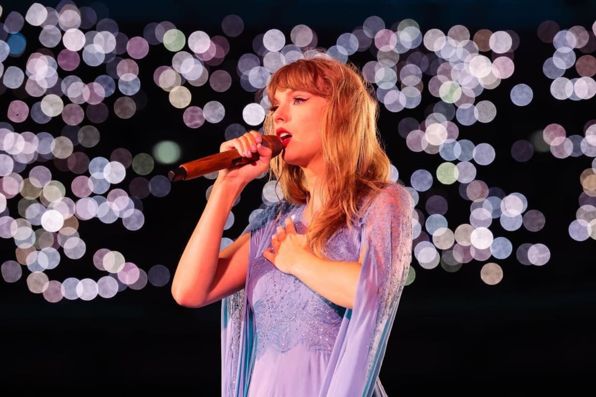 Taylor Swift en plena presentación en el marco de su gira The Eras Tour