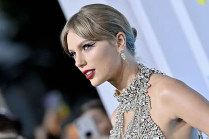 Taylor Swift lanzó The Tortured Poets Department con 31 canciones nuevas