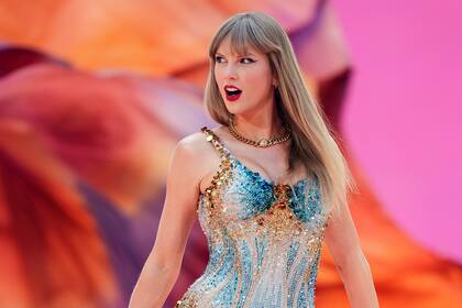 Taylor Swift recupera el control de su música y compra sus primeros seis álbumes
