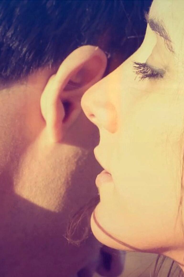 "Te amo".