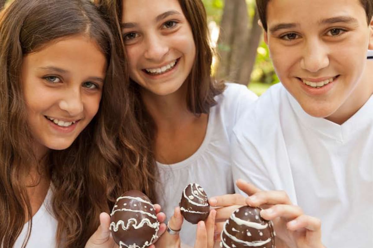 ¿Te animás a decorar tus huevos de Pascua?