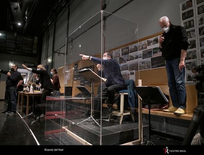 Una compañía de 250 personas trabaja para el estreno de Benjamin Britten, en el Teatro Real