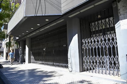 Teatro Vorterix y oficinas de la empresa en Rosario. La misma está siendo investigada por posible lavado de dinero proveniente del narcotrafico.