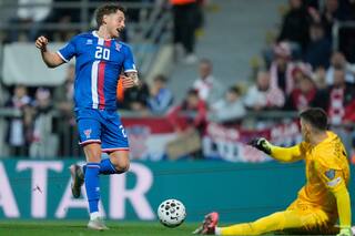 Técnico de Girona dice que el arquero Lospennato no volverá a jugar para el equipo