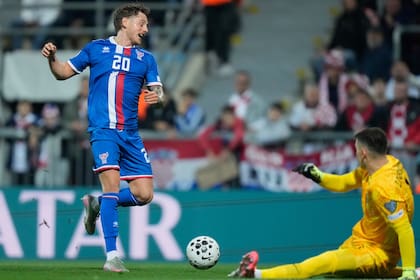 Técnico de Girona dice que el arquero Lospennato no volverá a jugar para el equipo