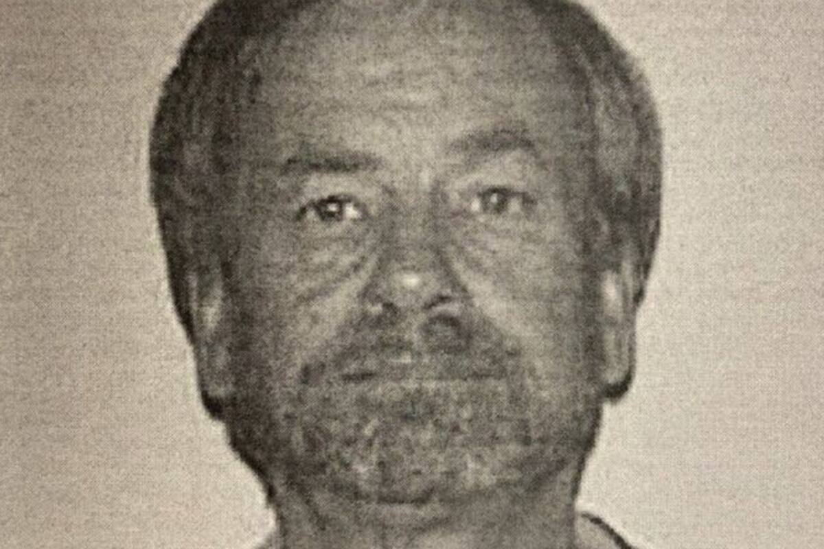 Ted Conrad salió caminando de un banco con US$215.000 envueltos en una bolsa marrón de papel