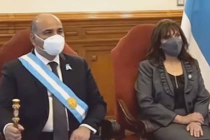El gobernador Juan Manzur quiere llegar al Senado e influir en su sucesión en Tucumán