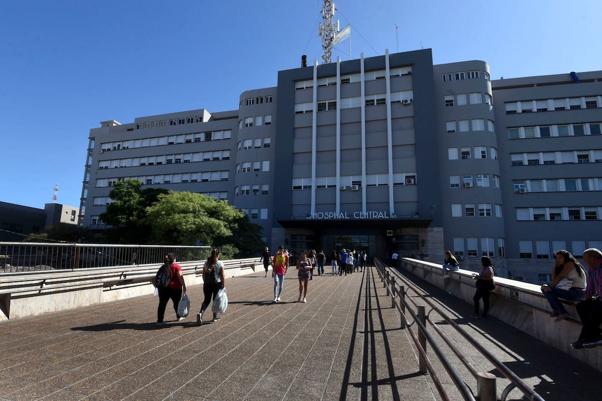 Telam 18/03/2020 Mendoza: En el Hospital Central se encuentran dos hombres internados bajo sospechas de coronavirus. Foto: Alfredo Ponce/aa