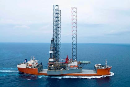 Hidrocarburos: Plataforma offshore en el Golfo San Jorge, a 45 kilómetros de Comodoro Rivadavia