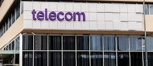 Telecom propone a una empresa para cederle 6 millones de clientes móviles