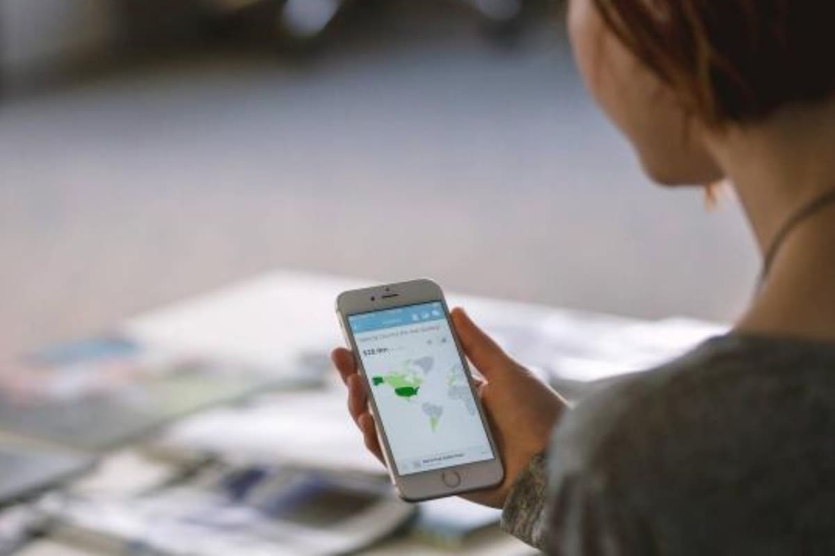 Telefónica se suma al grupo de compañías que quedan al margen del decreto y que está integrado por Telecom, Telecentro, DirectTV y la Asociación Argentina de Televisión por Cable (ATVC), que nuclea a 500 operadores