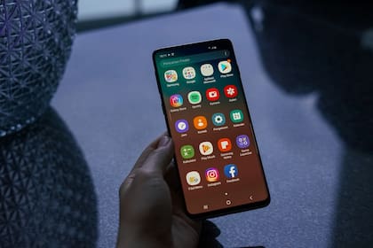 Teléfonos como el Galaxy de Samsung y los modelos de Huawei y Xiaomi permiten clonar aplicaciones para utilizar más de una cuenta, una modalidad de uso que también se puede implementar con apps como Parallel Spaces
