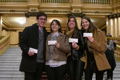 Telerman señaló que además de formar artistas y generar contenido de excelencia, el Teatro Colón busca formar al público y crear comunidad.