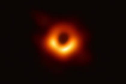 Un hito para la humanidad: la primera imagen de un agujero negro, ubicado en el centro de la galaxia M87