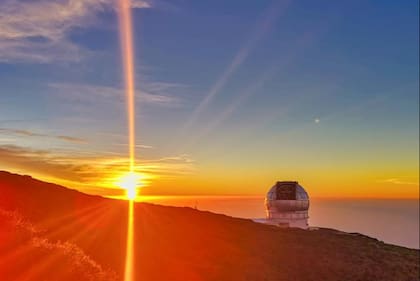 El diámetro del espejo del Gran Telescopio de Canarias es de 10,4 metros: el mayor de los telescopios ópticos del planeta.