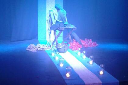 Temas como el de los desaparecidos o las Malvinas hay sido parte del Teatro Sensorial a Oscuras, de Mar del Plata