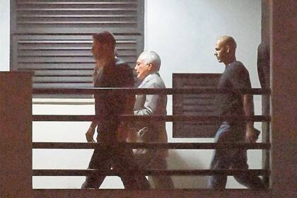 Temer, ayer, a su llegada a Río de Janeiro, tras ser trasladado desde San Pablo, donde fue detenido