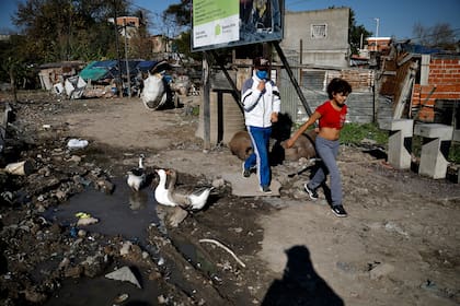 Desde que se enteraron del foco en la villa vecina, en Itatí esperan ansiosos más información sobre lo que están pasando