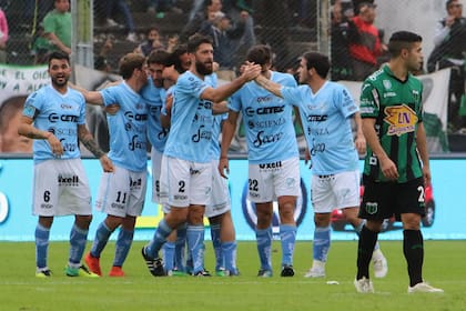 Temperley festejó en Mataderos ante Chicago