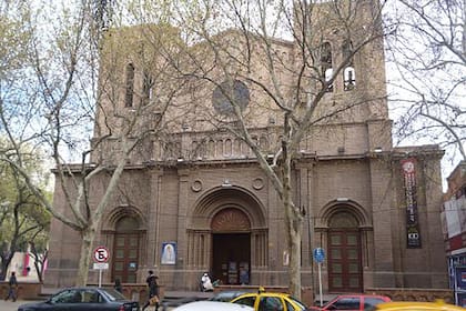 Templo Sagrado Corazón, en Mendoza, donde fue trasladado el religioso César Fretes, luego de las denuncias por abusos