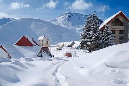Temporada "en blanco": los centros de esquí del país, cerrados y con nieve récord. Las Leñas.