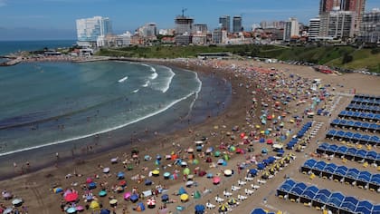 Temporada de verano, y las playas en Mar del Plata