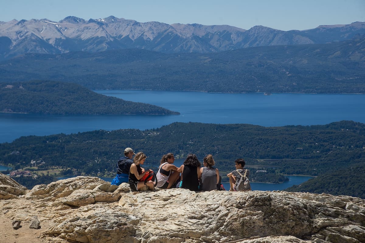 Temporada: qué destino vive un boom de turismo joven.