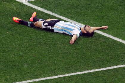 Tendido, en uno de los partidos del Mundial 2014.