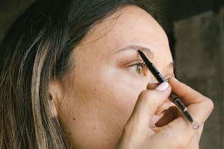 Susana Marín, maquilladora: “A partir de los 45 años empecé a perder pelo de las cejas y, para definirlas, marco tres puntos en la nariz”