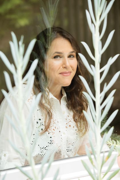 “Tengo mis días como todo el mundo, pero el humor forma parte de mi vida. Me alivia y me sirve para hacer catarsis. Es sanador reírse de uno mismo”, dice.