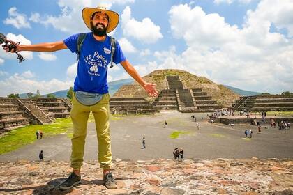 Tenía 21 años cuando quiso cambiar de vida y a los 28 vive de viajar por el mundo