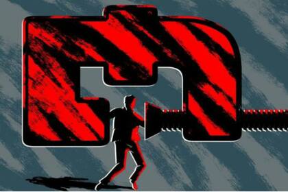 Tenía seis tarjetas de crédito, algunas de ellas al límite, y un préstamo bancario.