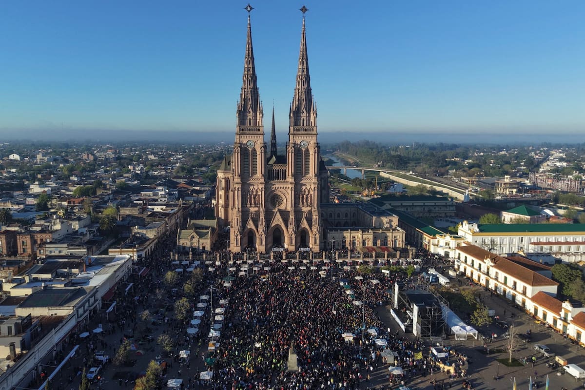 “Teníamos la ilusión de estar”: denuncian estafas de medio millón de pesos por alojamientos falsos para la aunciada visita del Papa a Luján