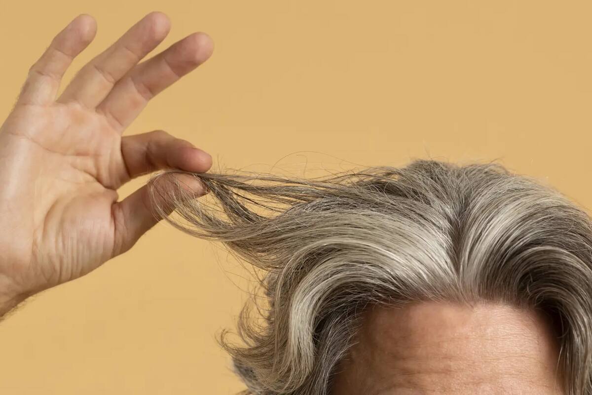 Teñirse las canas: ¿una cuestión de vanidad y estética o una reafirmación de la identidad?