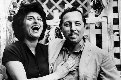 Tennessee Williams y Anna Magnani en el rodaje de ''El hombre de la piel de víbora", en 1960