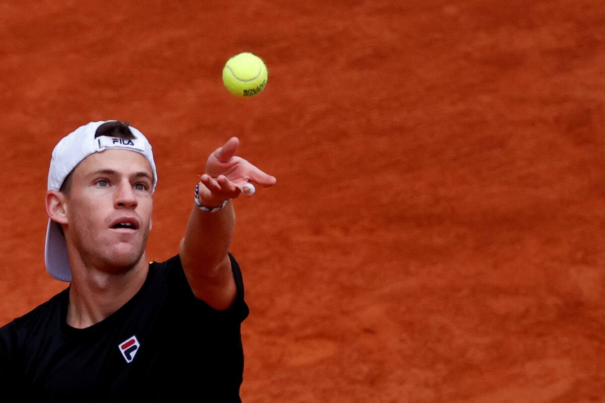 Tennis - French Open - Roland Garros, Paris, France - October 9, 2020 Argentinas Diego Schwartzman in action during his semi final match against Spains Rafael Nadal