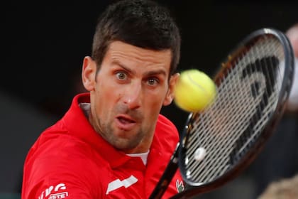 Novak Djokovic resolvió su partido en el tercer match point que tuvo ante Stefanos Tsitsipas