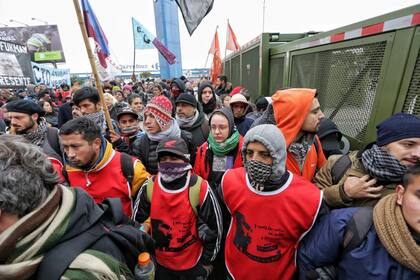 Tensión en el Puente Puyerredón por el homenaje a Kosteki y Santillán