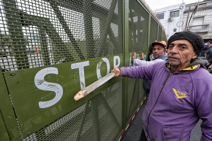 Tensión en el Puente Puyerredón por el homenaje a Kosteki y Santillán