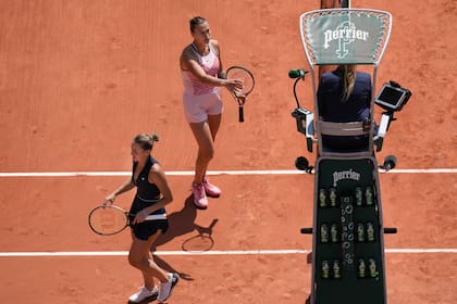 Tensión en Roland Garros por la guerra en Ucrania: Marta Kostyuk, nacida en Kyev, se va sin saludar a la bielorrusa Aryna Sabalenka