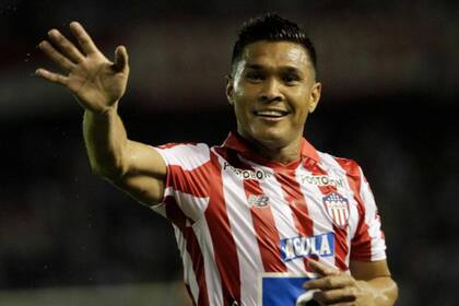 Teo Gutiérrez volvió a ser noticia por su comportamiento ruin fuera de las canchas.