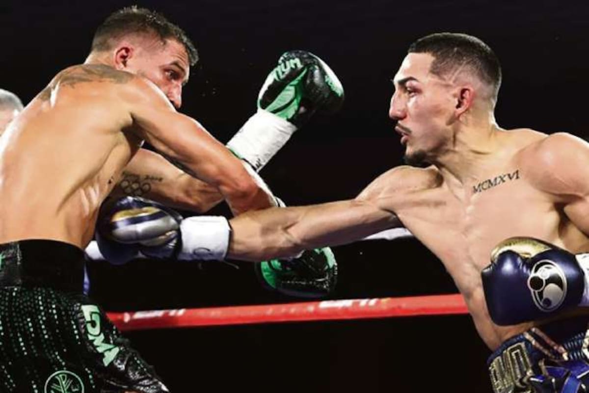 Teófimo López (der.) se impuso a Lomachenko en Las Vegas, pero la pelea no dejó nada