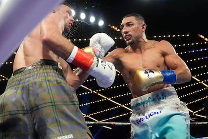 Teófimo López y Shakur Stevenson se enfrentan por cetro superligero en el Madison Square Garden