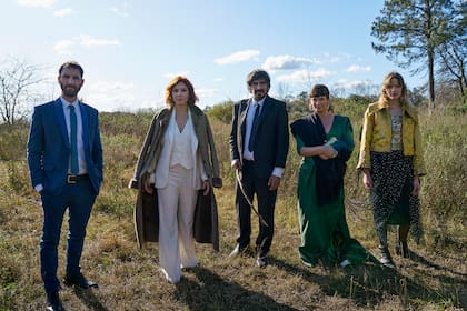 Terapia alternativa: poliamor, tratamientos disruptivos y mucho humor para la segunda temporada de la serie