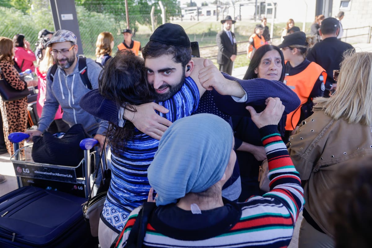 Tercer vuelo de repatriado de Israel tras la escalada del conflicto con Palestina.