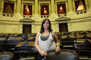 Teresa García: "Pasamos al distanciamiento, pero no hay fin de la cuarentena"