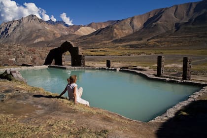 Termas de El Sosneado. El camino está en muy mal estado y sólo se llega en 4x 4.